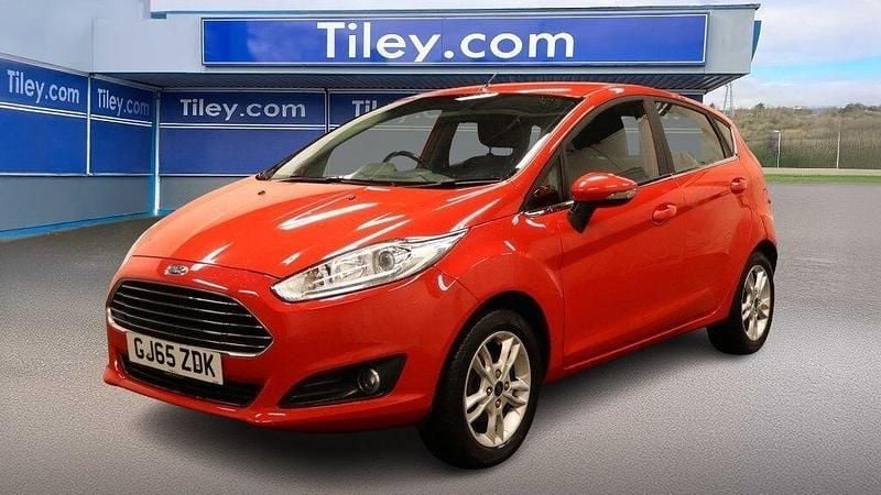 Used Ford Fiesta Zetec 2015 Red Hatchback