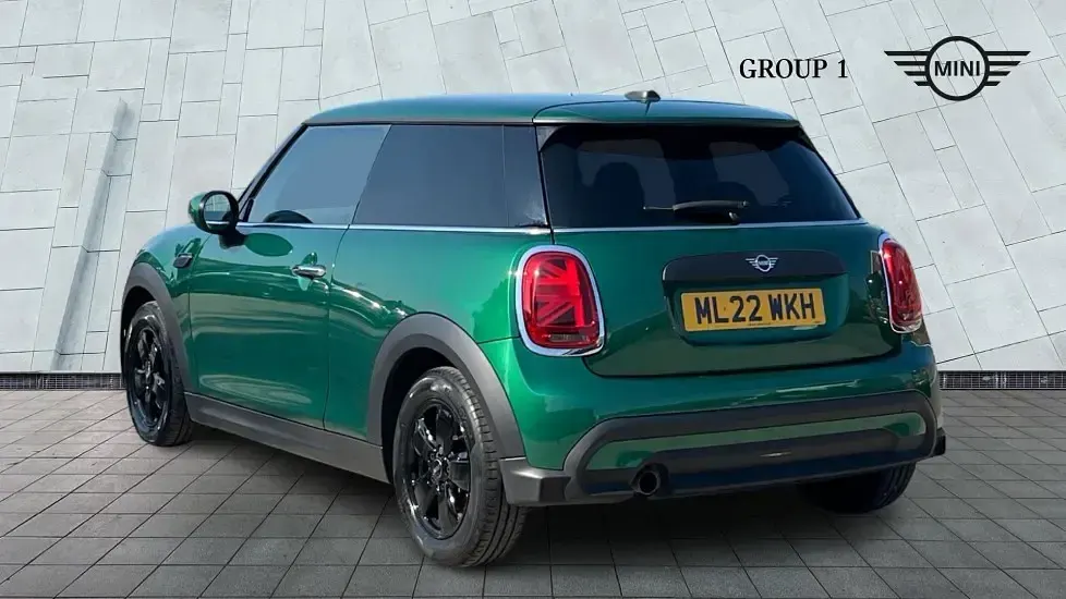 Used Mini ONE Classic 101 HP (74 kW) 2022 Green Hatchback