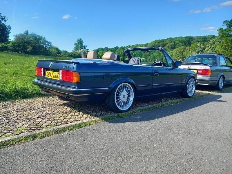 Blue Used 1990 BMW 325 Cabriolet Cabriolet | £7,600 - Image 1/4