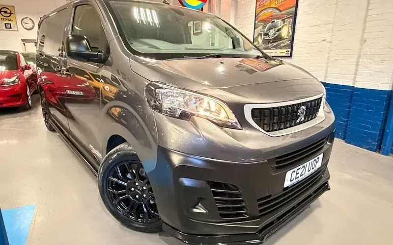 Used Peugeot Expert 122 HP (89 kW) 2021 Van