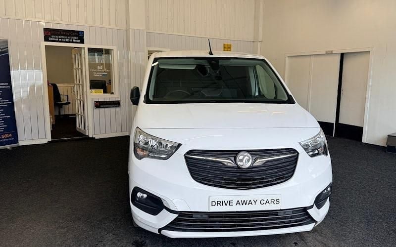 Used Vauxhall Combo Sportive 101 HP (74 kW) 2021 Van