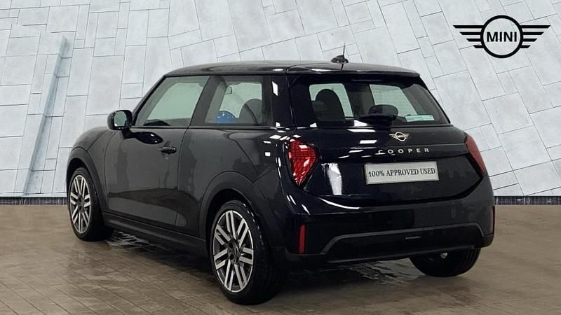 Used Mini Cooper Hatch 113 kW (154 HP) 2025 Black Hatchback