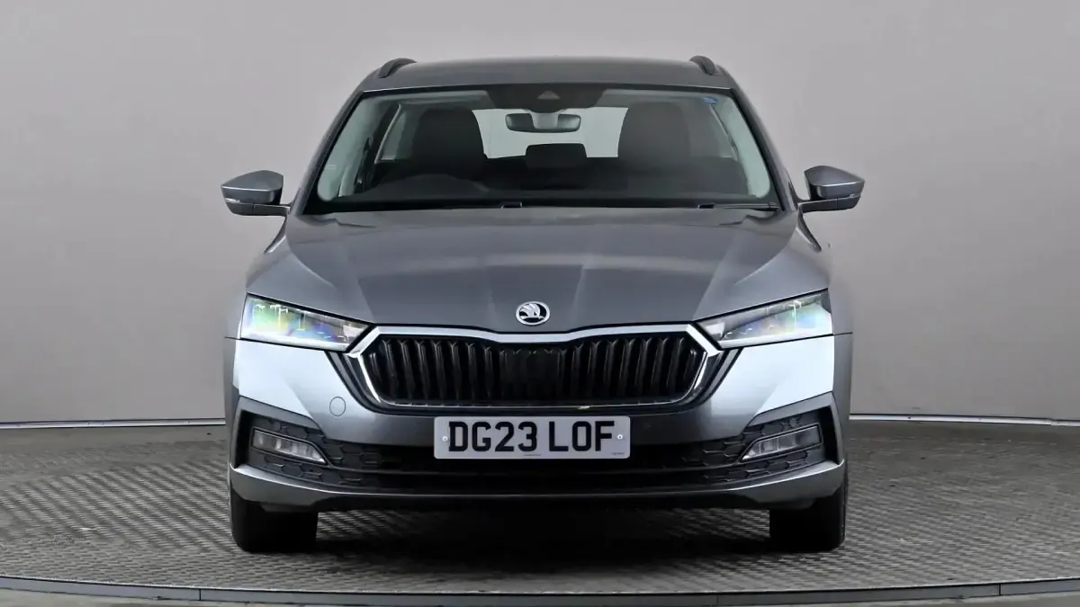 Usado Skoda Octavia SE Technology 116 HP (85 kW) 2023 Cinzento Carrinha