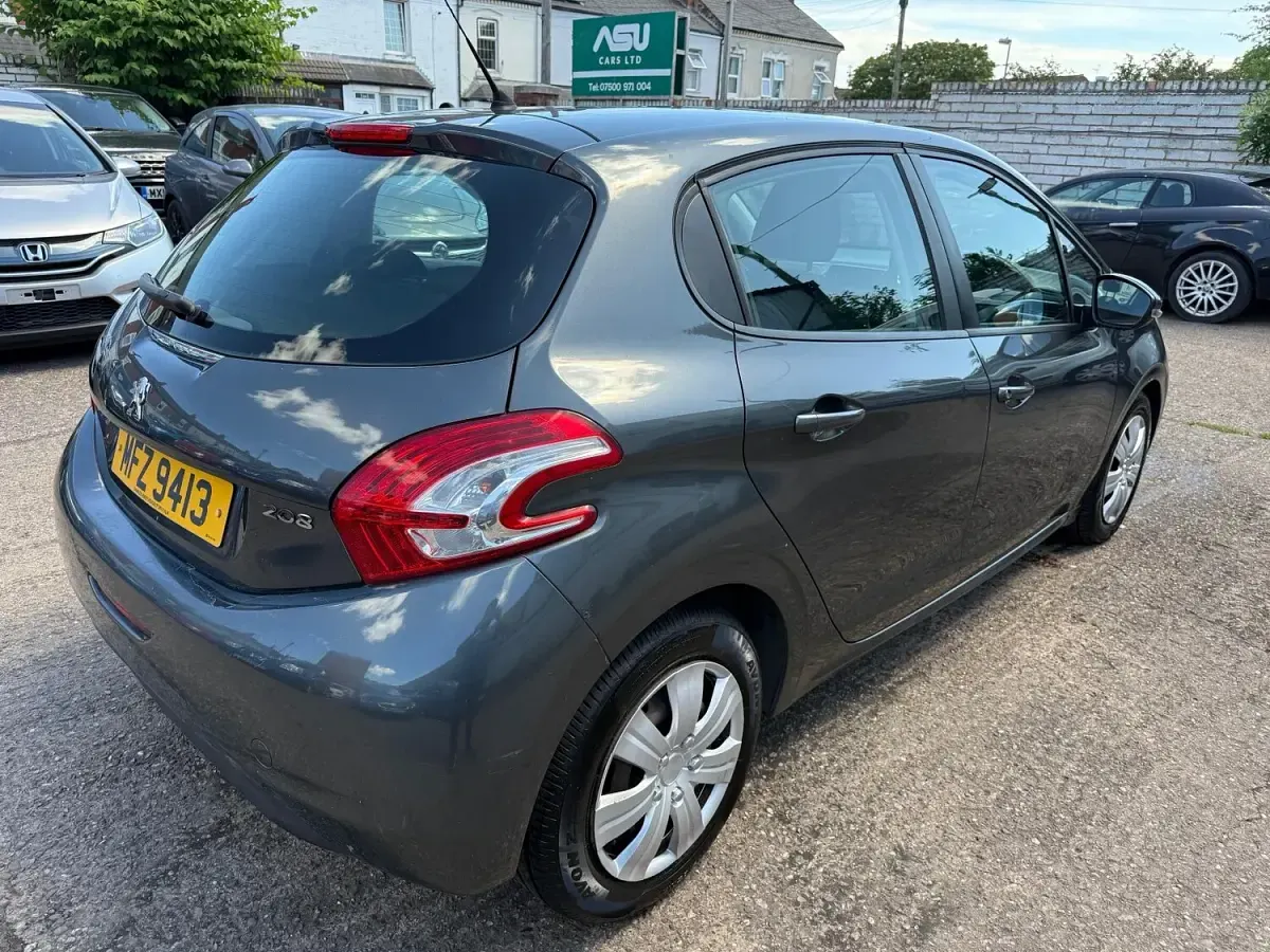 Used Peugeot 208 Access 70 HP (51 kW) 2013 Grey Hatchback
