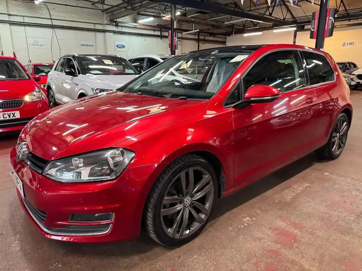 Used VW Golf VII GT 147 HP (108 kW) 2016 Red Hatchback