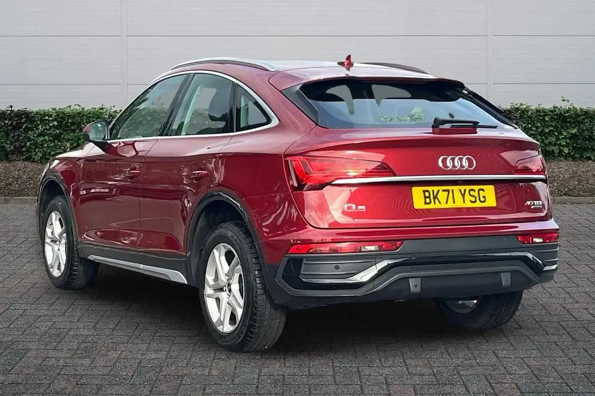 Used Audi Q5 Sport 204 HP (150 kW) 2021 Red SUV