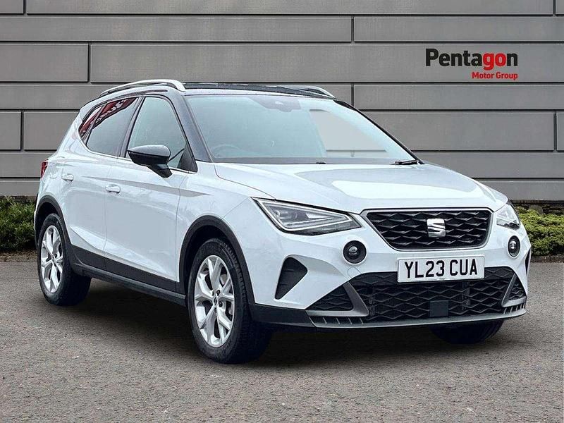 White Used 2023 Seat Arona FR SUV | £14,990 (Fair price) - Image 1/4