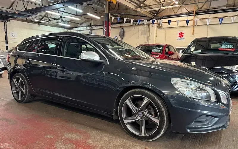 Used Volvo V60 R-Design 115 HP (84 kW) 2012 Estate