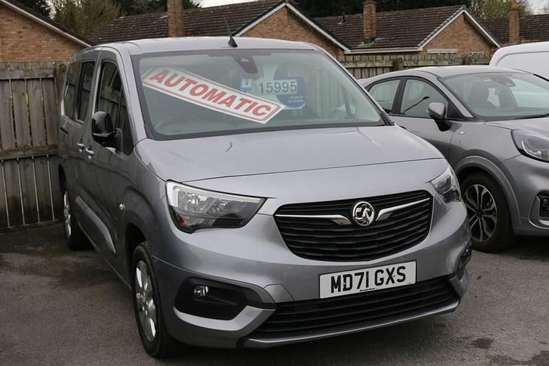 Used Vauxhall Combo 130 HP (95 kW) 2022 Grey MPV