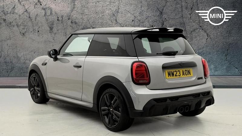 Usado Mini Cooper S Hatch 176 HP (129 kW) 2023 Prateado Citadino