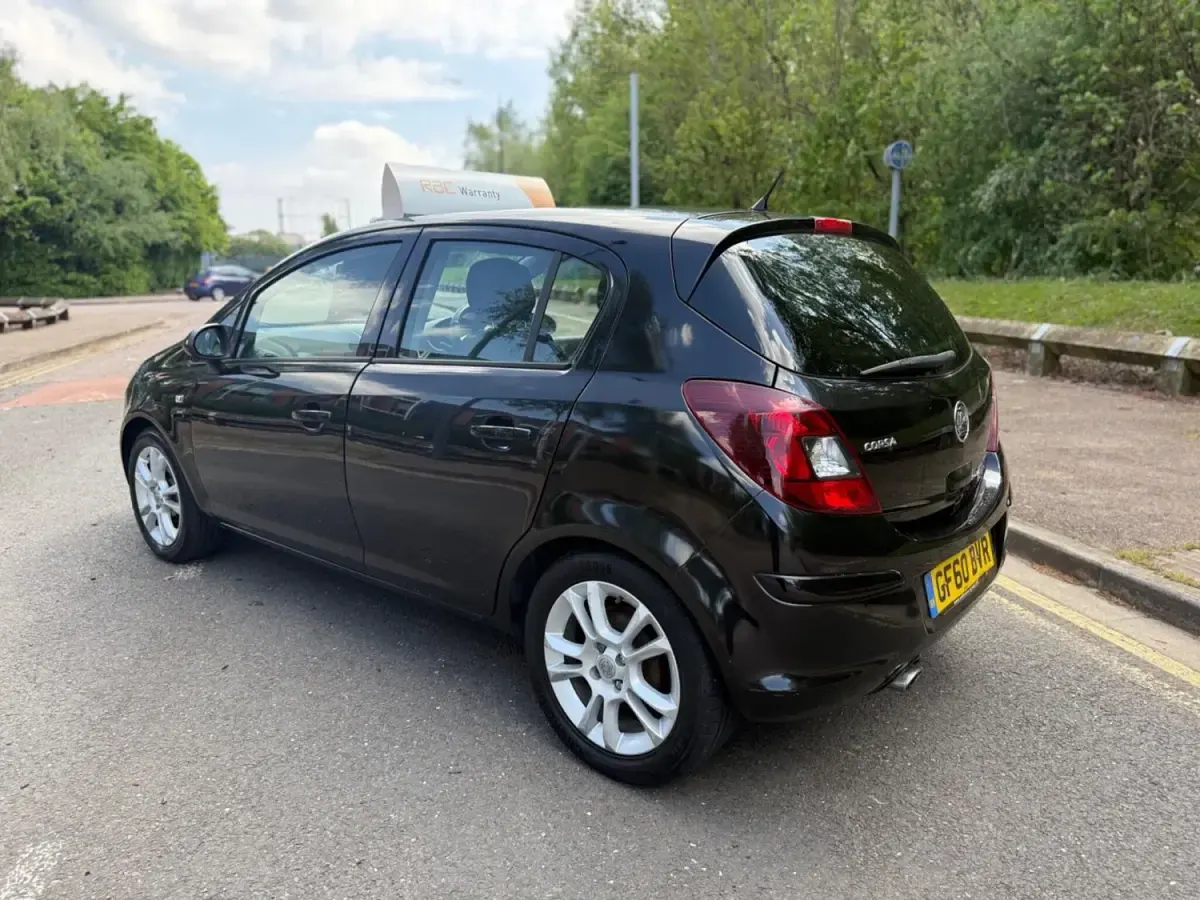 Używany Vauxhall Corsa 2010 Czarny Hatchback