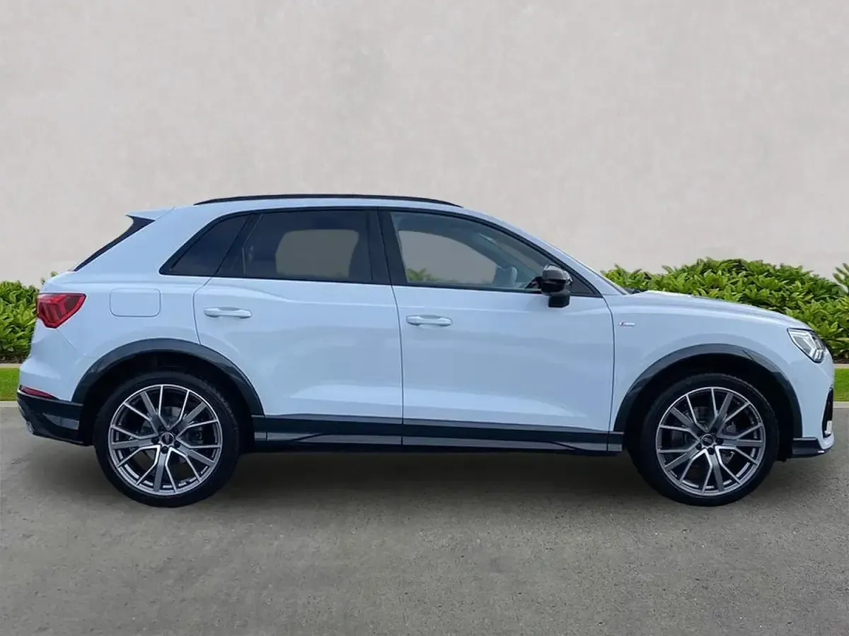 Used Audi Q3 Black Edition 150 HP (110 kW) 2025 White SUV