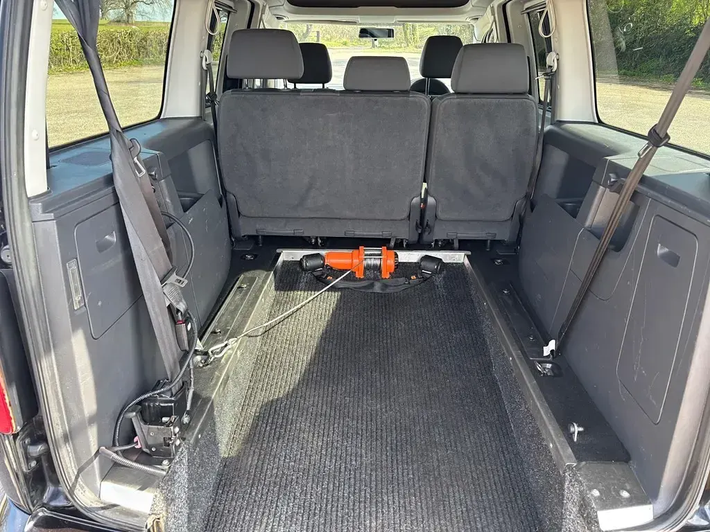 Used VW Caddy Life 102 HP (75 kW) 2014 Black MPV