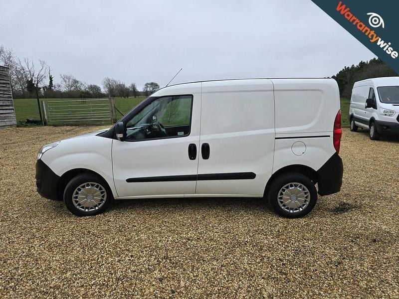 Używany Vauxhall Combo 95 KM (69 kW) 2018 Biały Minivan