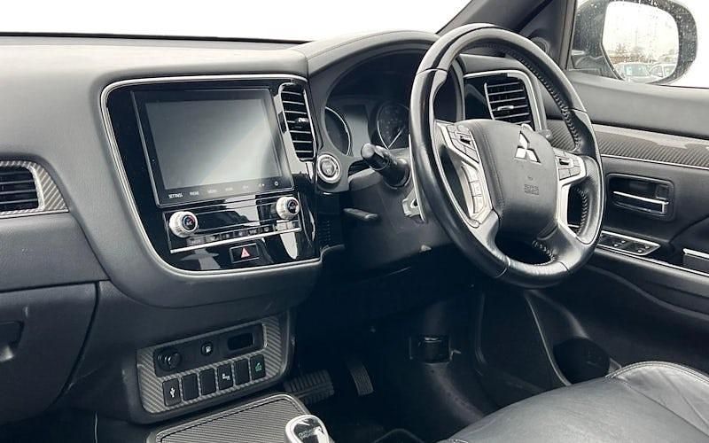 Used Mitsubishi Outlander P-HEV 224 HP (164 kW) 2020 Grey Estate