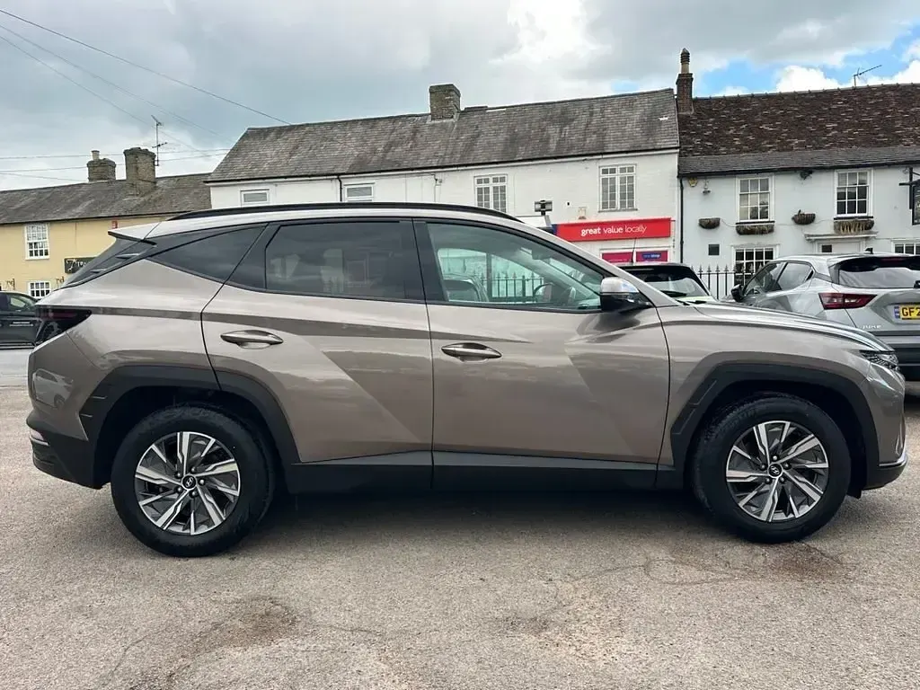Usado Hyundai Tucson SE 150 CV (110 kW) 2023 Marrón SUV