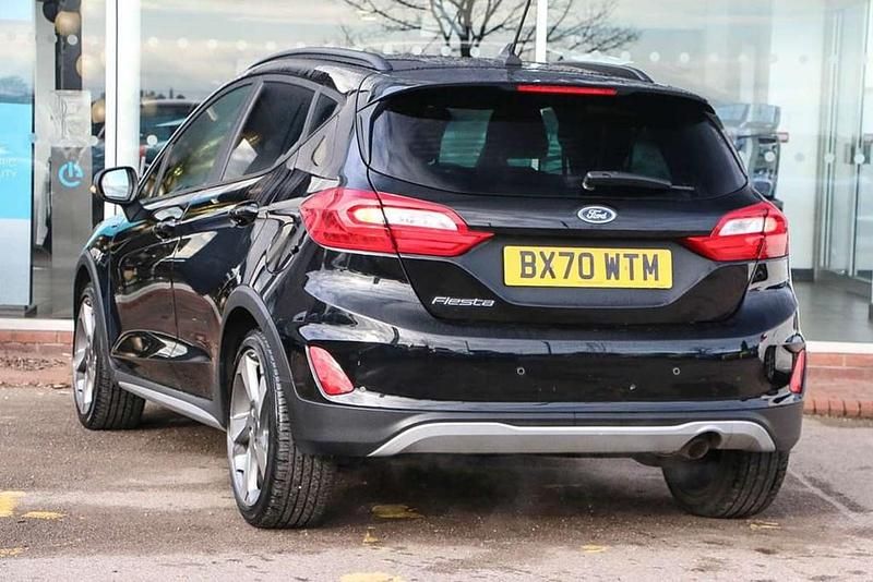 Usado Ford Fiesta Active 94 HP (69 kW) 2020 Preto Citadino