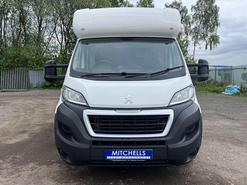 Second-hand Peugeot Boxer 130 CP (95 kW) 2018 Alb Van