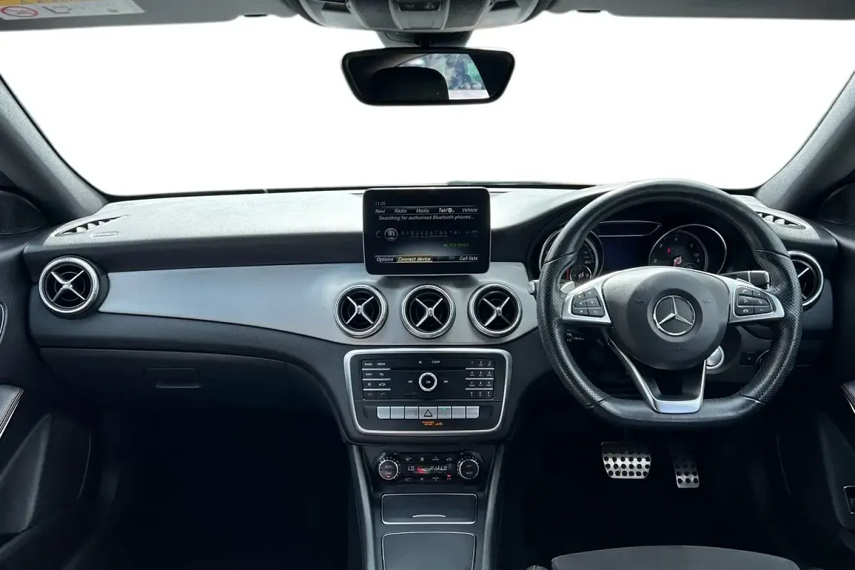Usado Mercedes CLA220 AMG line 2018 Prateado Sedan