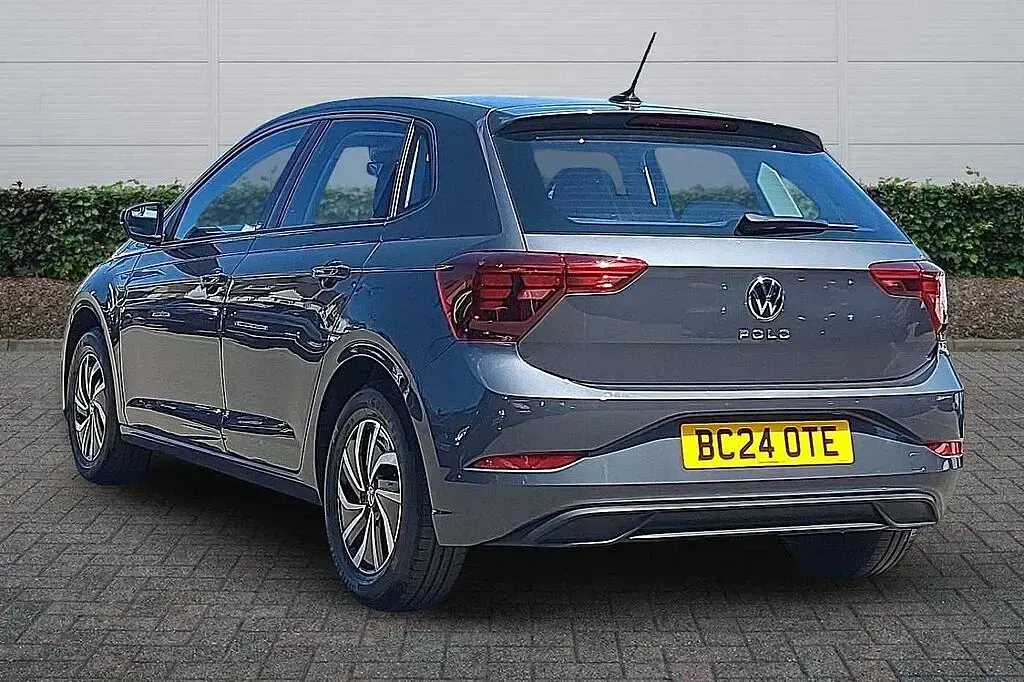 Used VW Polo Life 95 HP (69 kW) 2024 Grey Hatchback