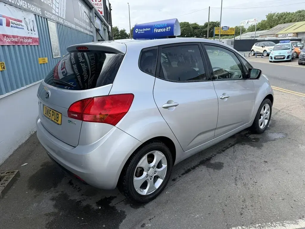 Used Kia Venga 125 HP (91 kW) 2015 Silver Hatchback