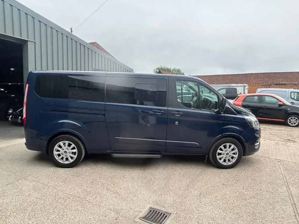 Used Ford Tourneo Custom Titanium 2019 Blue Van