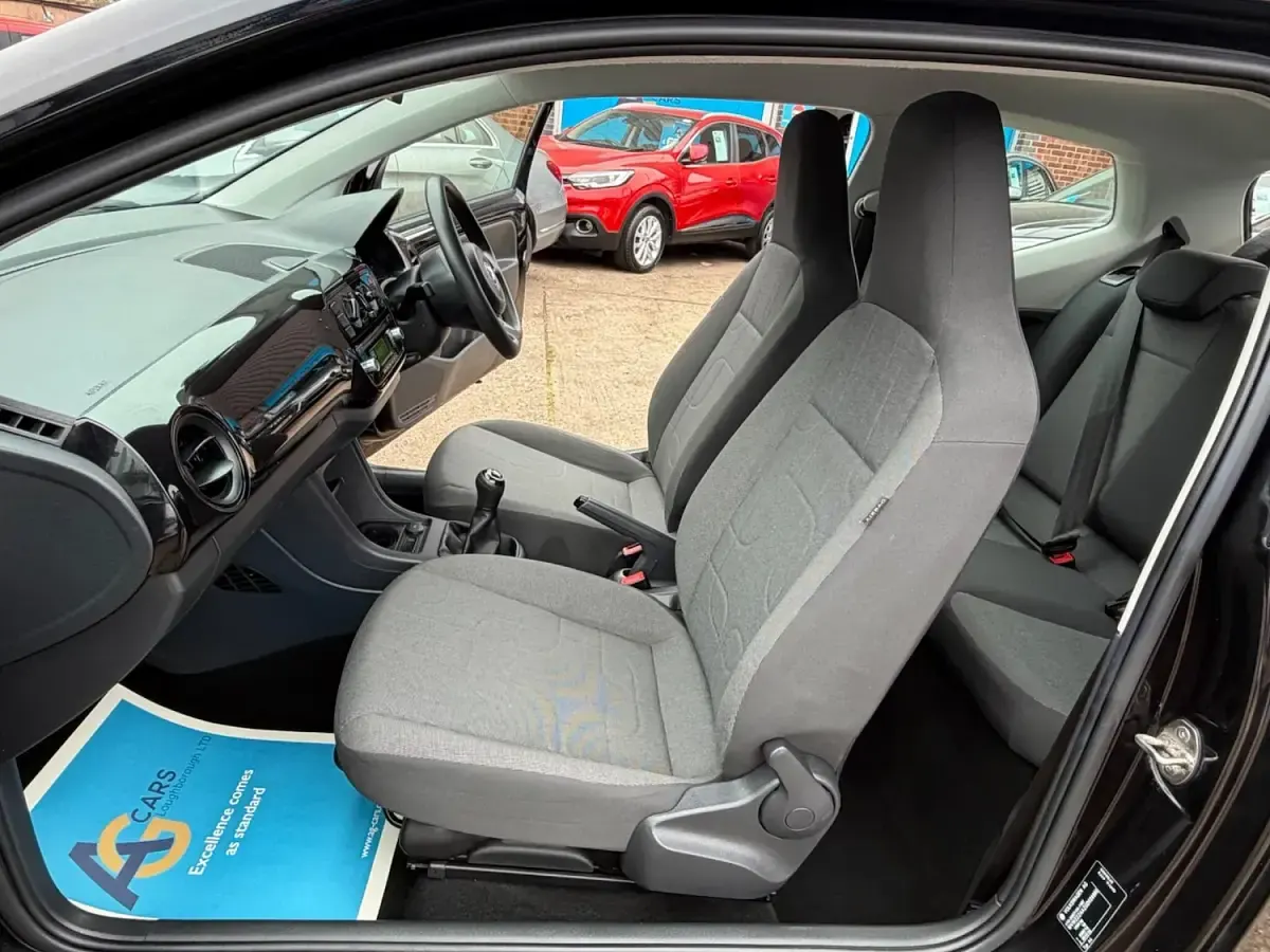 Used VW up! move up! 60 HP (44 kW) 2015 Black Hatchback