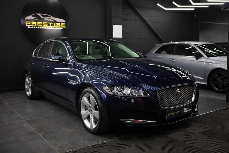 Used Jaguar XF Portfolio 180 HP (132 kW) 2018 Blue Sedan