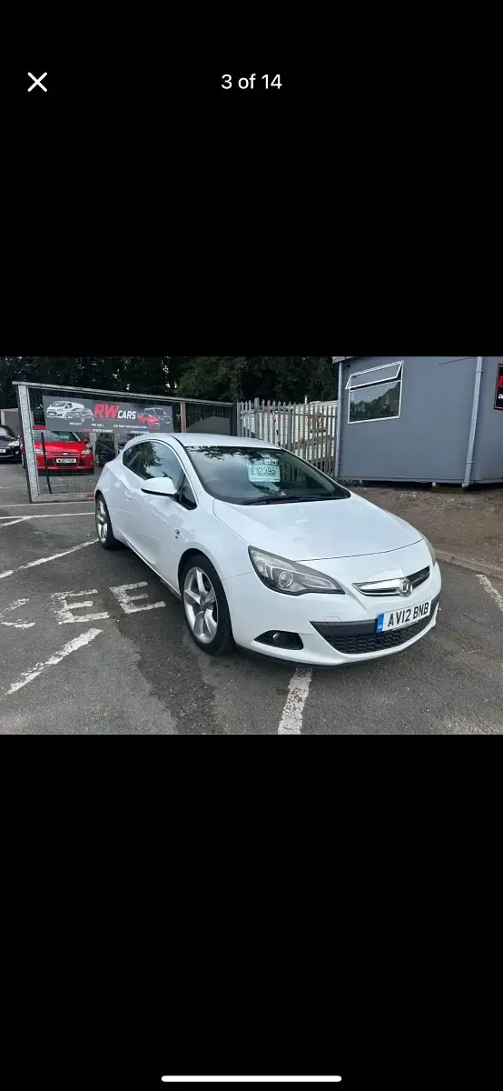 Used Vauxhall Astra GTC SRi 2012 White Hatchback