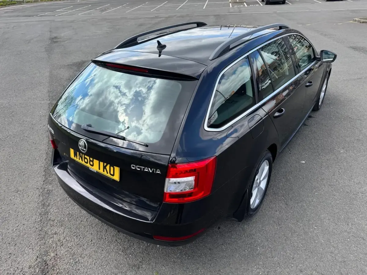 Usado Skoda Octavia SE Technology 115 CV (84 kW) 2018 Negro Familiar