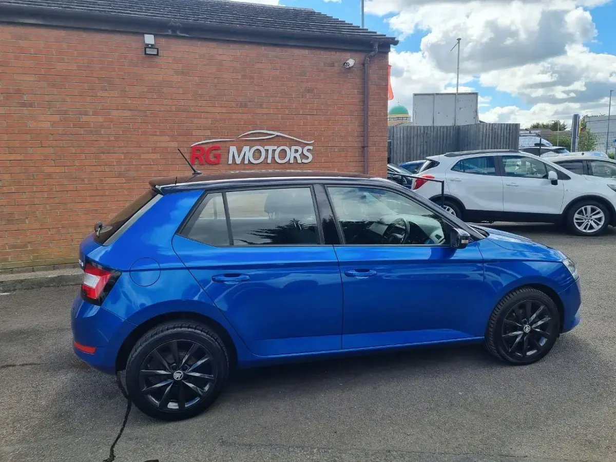 Used Skoda Fabia Colour Edition 95 HP (69 kW) 2018 Blue Hatchback