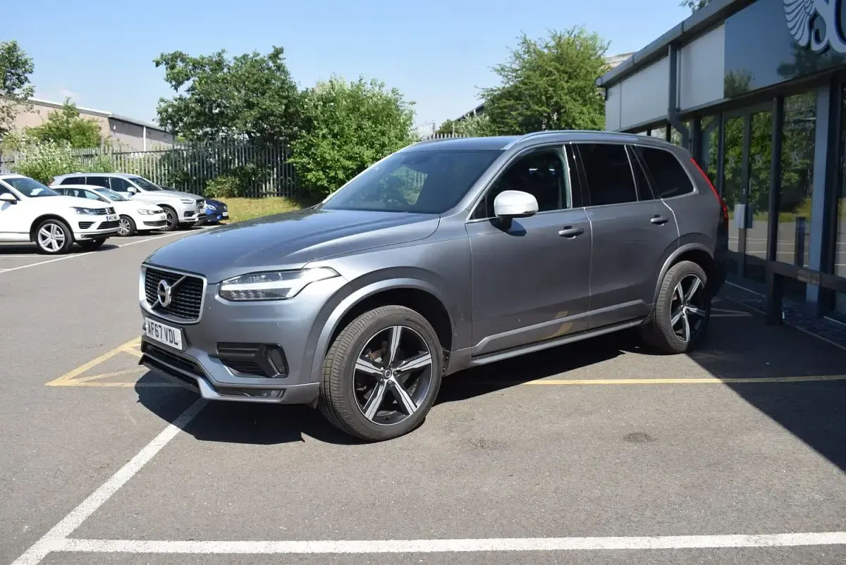 Used Volvo XC90 R-Design 235 HP (172 kW) 2017 Grey SUV