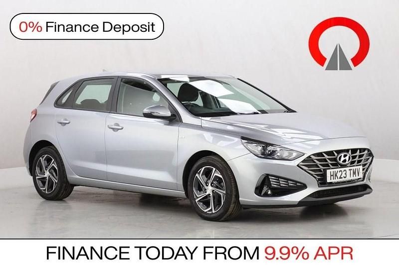 Used Hyundai i30 SE 120 HP (88 kW) 2023 Silver Hatchback