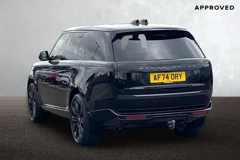 Used Land Rover Range Rover SE 350 HP (257 kW) 2024 Santorini black SUV