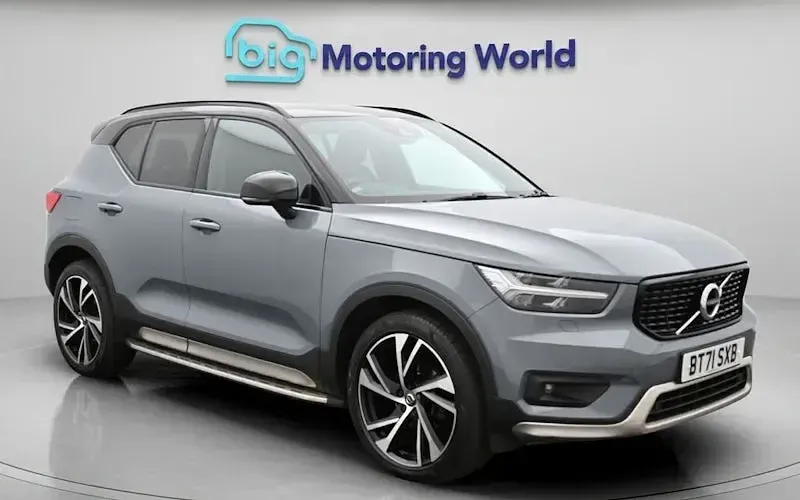 Usado Volvo XC40 R-Design Pro 163 HP (119 kW) 2021 SUV