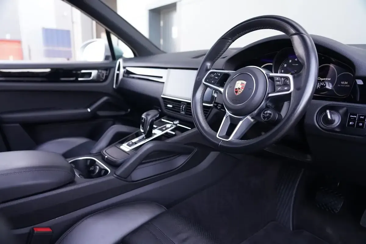 Used Porsche Cayenne 462 HP (339 kW) 2020 Silver SUV