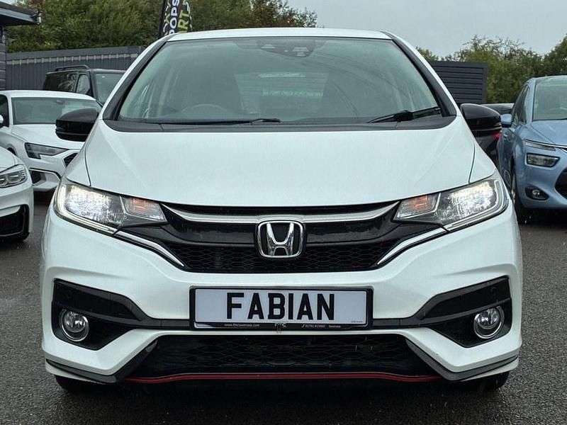 Second-hand Honda Jazz Sport 130 CP (95 kW) 2018 Alb Hatchback