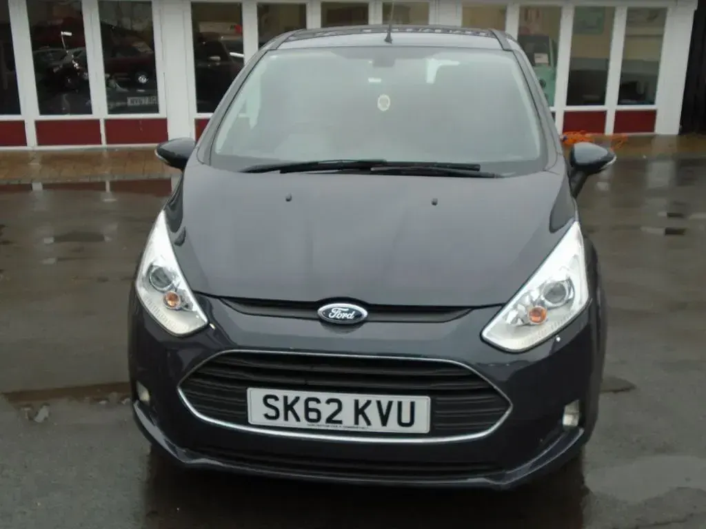 Used Ford B-MAX Zetec 89 HP (65 kW) 2012 Silver MPV