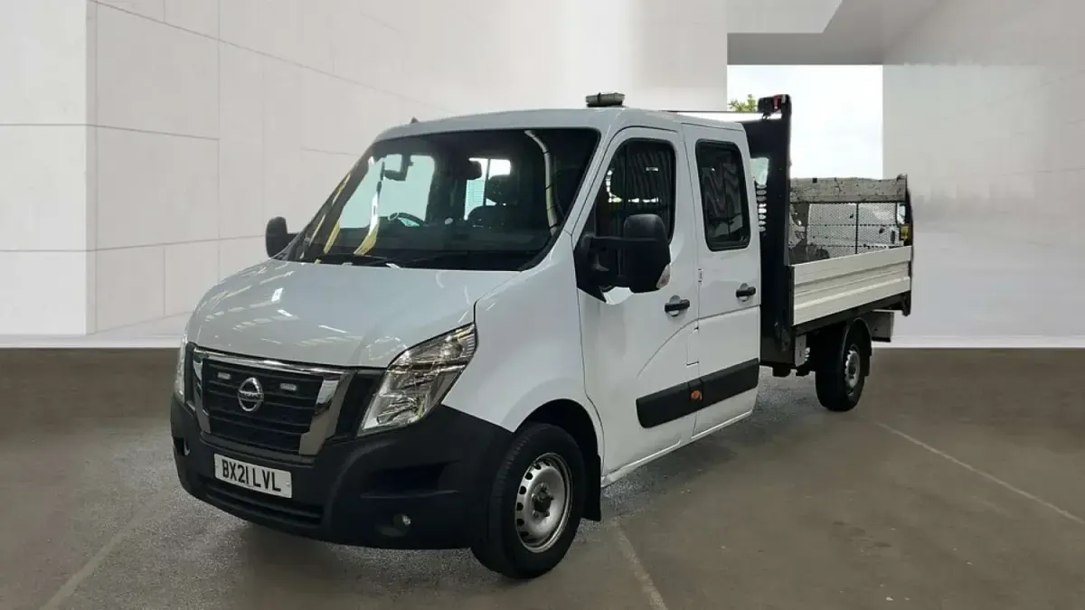 Used Nissan NV400 Tekna 135 HP (99 kW) 2021 White Van