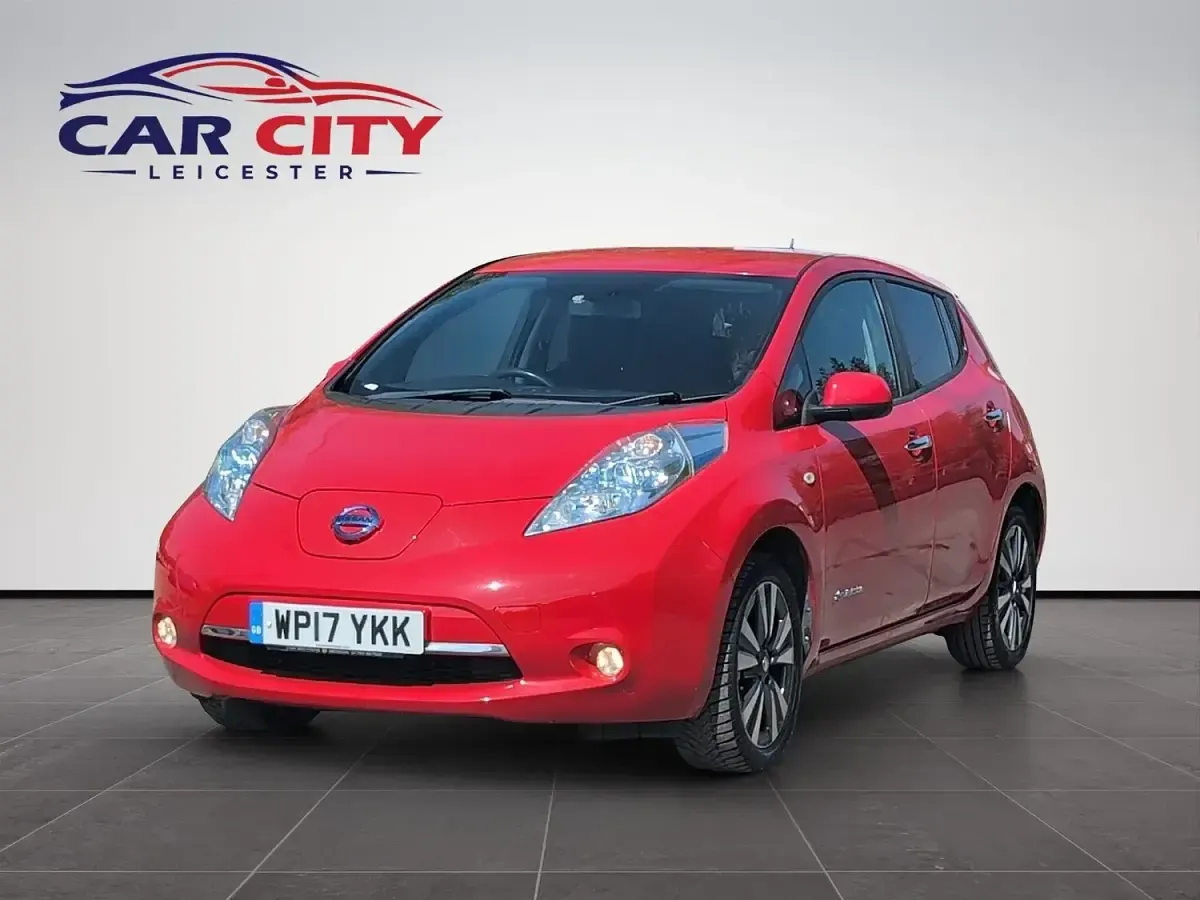 Used Nissan Leaf Tekna 80 kW (109 HP) 2017 Red Hatchback