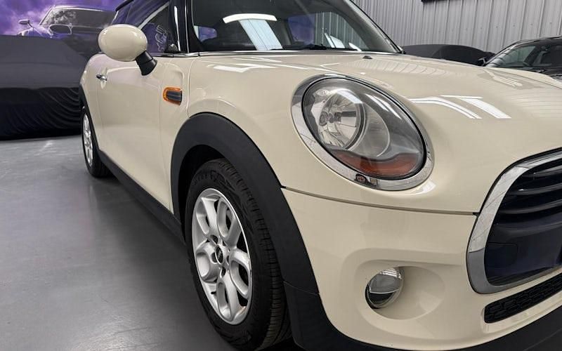Used Mini Cooper Hatch 136 HP (100 kW) 2016 White Hatchback