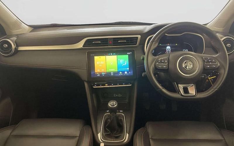 Begagnad MG ZS Exclusive 106 HK (77 kW) 2024 SUV
