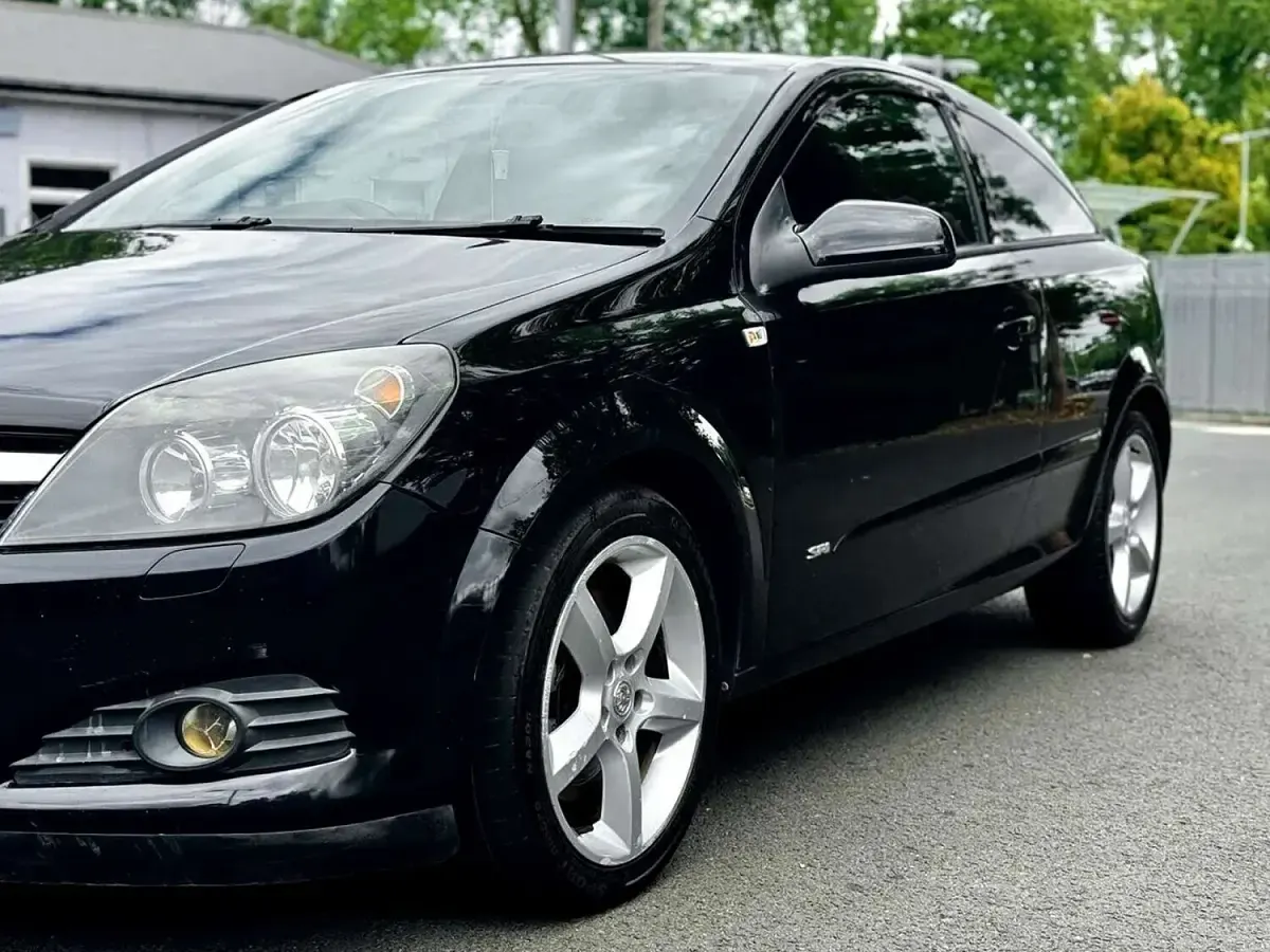 Used Vauxhall Astra SRi 150 HP (110 kW) 2007 Black Hatchback