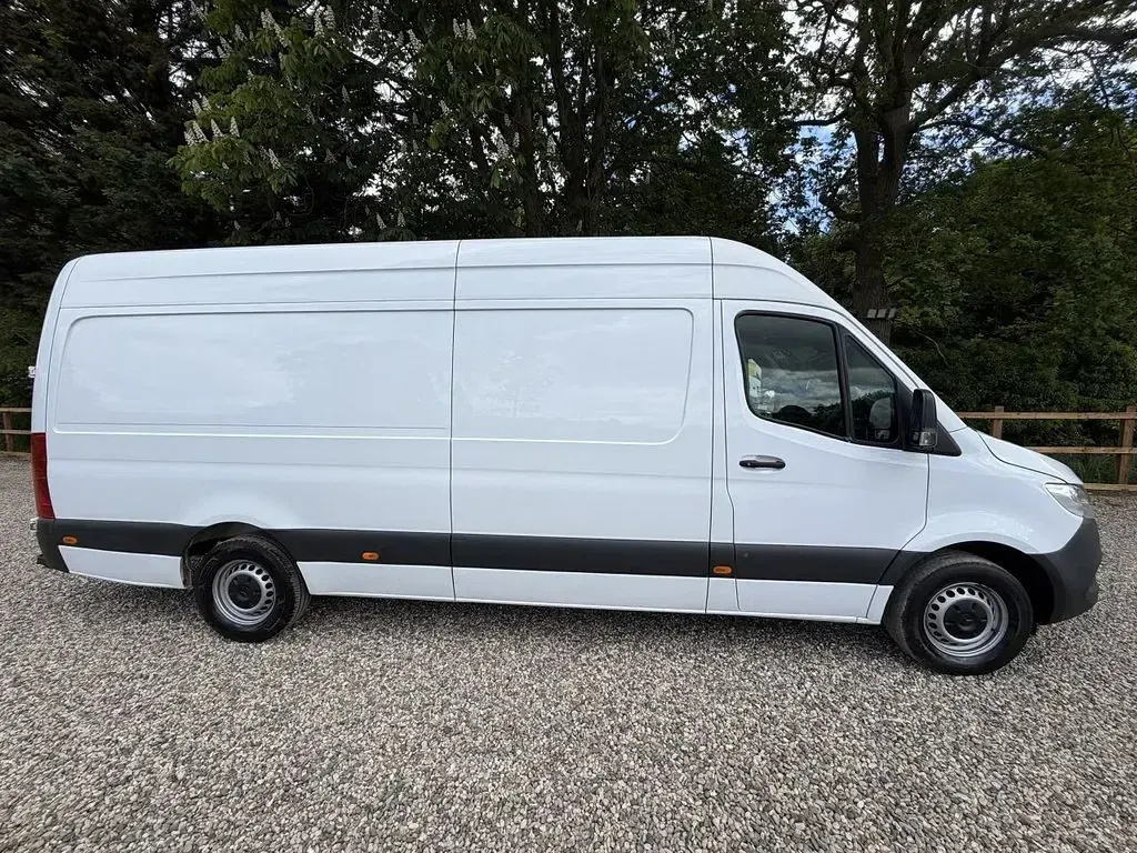 Used Mercedes Sprinter 143 HP (105 kW) 2020 White Van