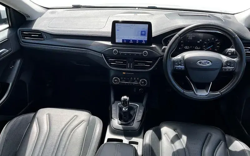 Used Ford Focus Vignale 125 HP (91 kW) 2019 White Hatchback