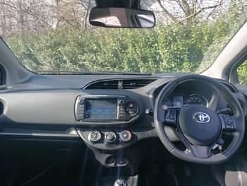 Used Toyota Yaris Design 2017 White Hatchback