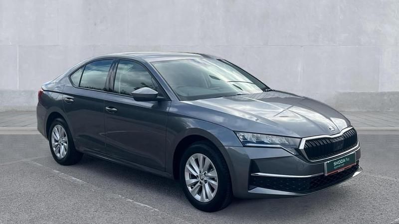 Graphite grey metallic Used 2024 Skoda Octavia SE Technology Hatchback | £20,990 (Fair price) - Image 1/4