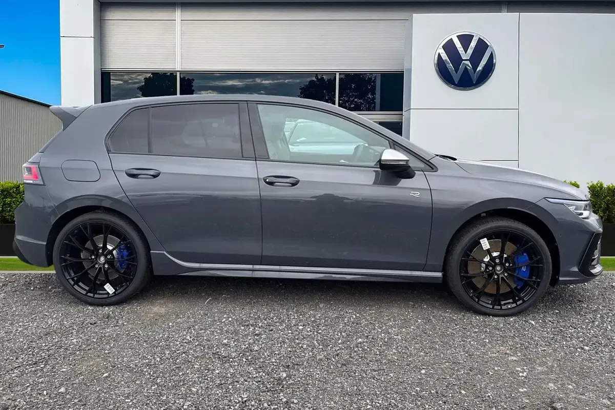 Nouă VW Golf VIII R 320 CP (235 kW) 2026 Gri Hatchback