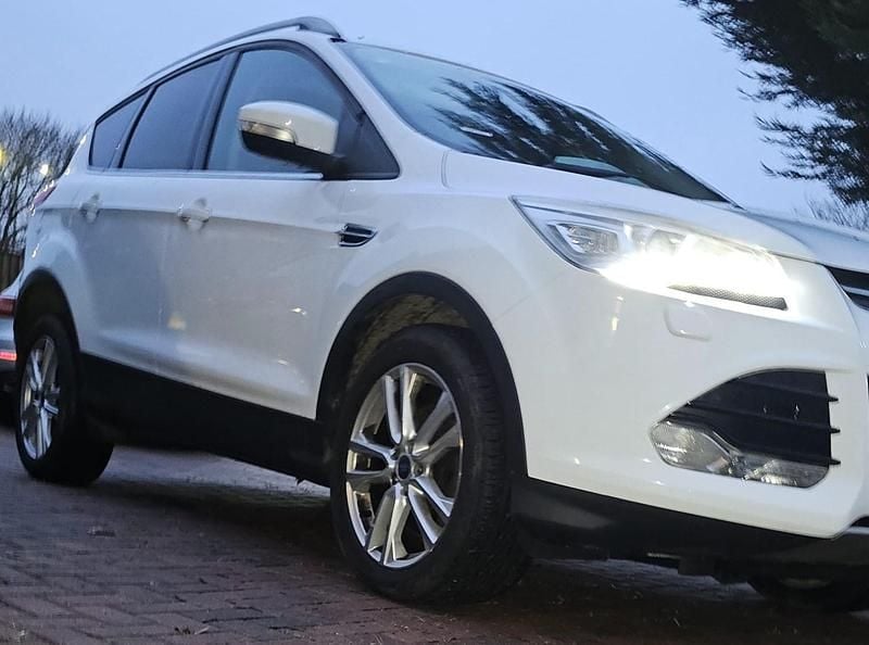 White Used 2014 Ford Kuga Titanium X SUV | £4,695 (Fair price) - Image 1/4