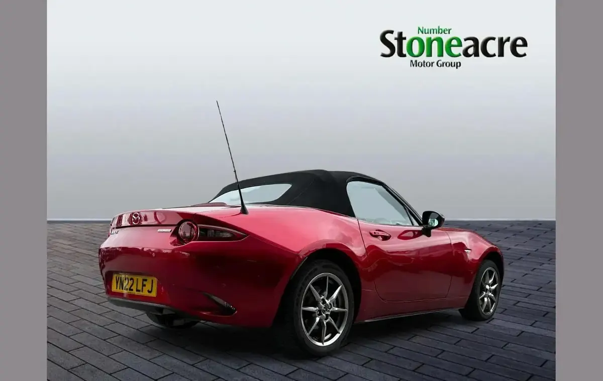 Używany Mazda MX5 Inclusive 132 KM (97 kW) 2022 Czerwony Kabriolet